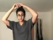 乖巧眼鏡印度妹居家自拍脫衣摳下體誘惑